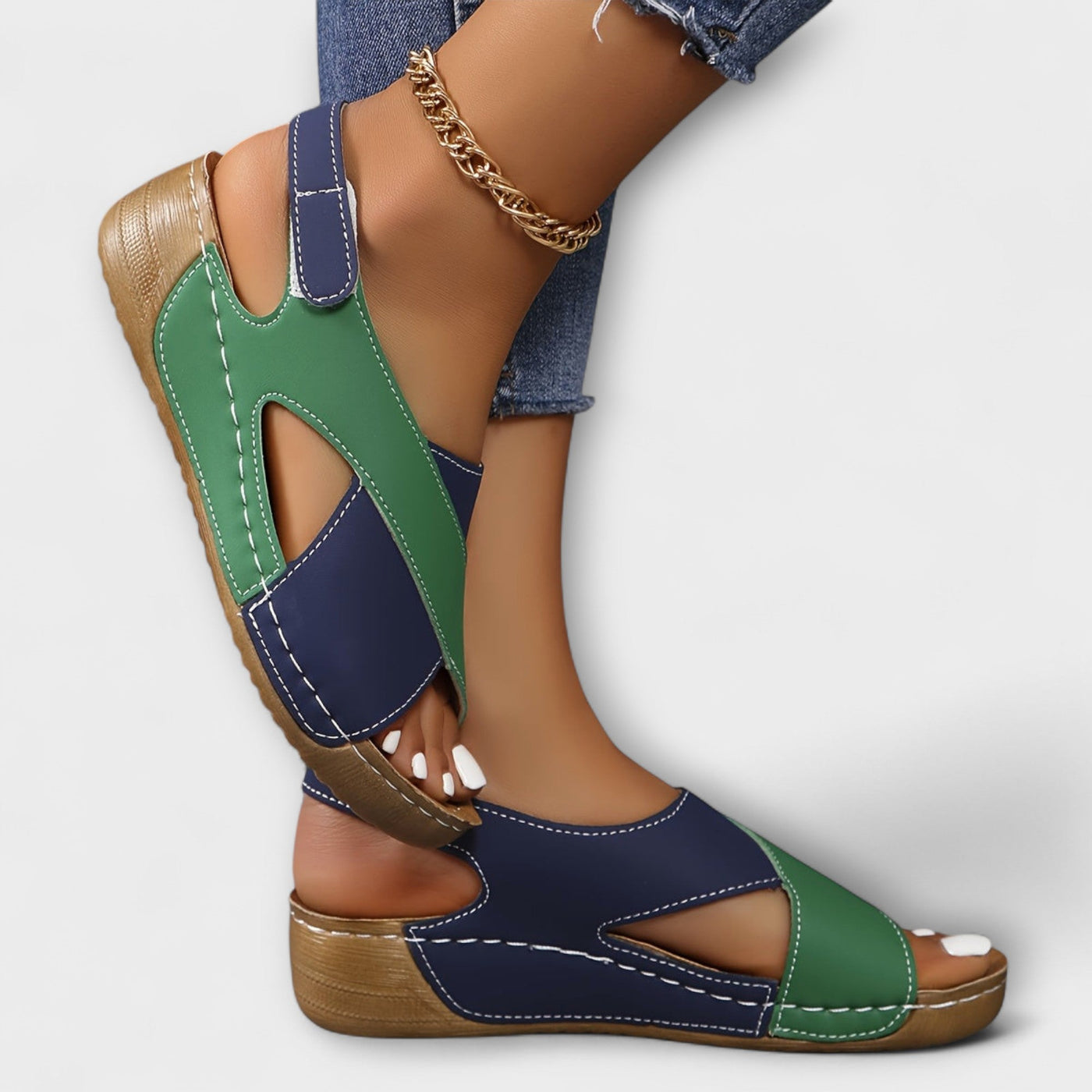 Aby Hiking Sandals
