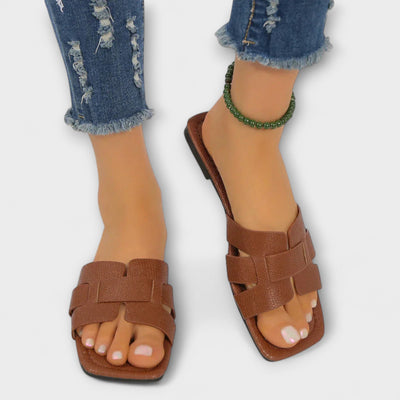 Diva Flat Sandals