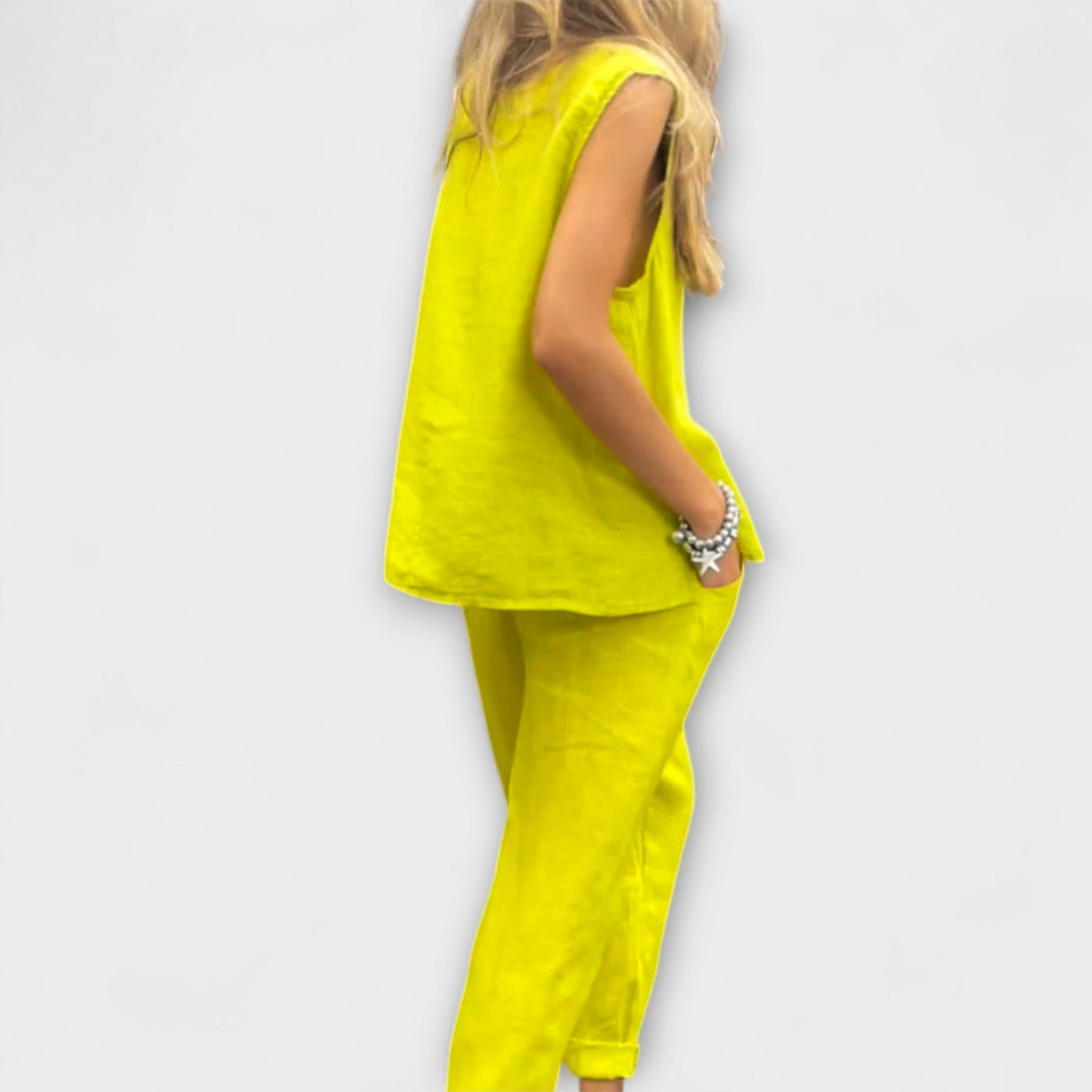 Jennifer Outfit